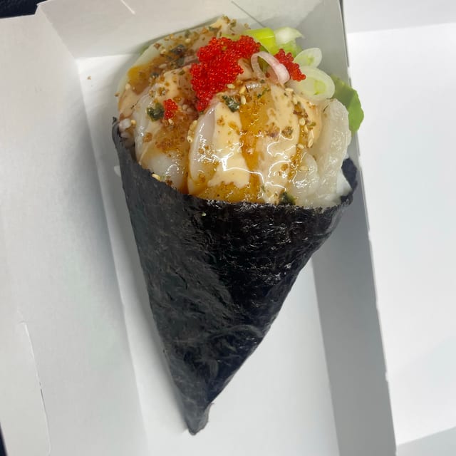 Scallop Temaki.