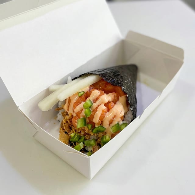 Salmon Temaki.